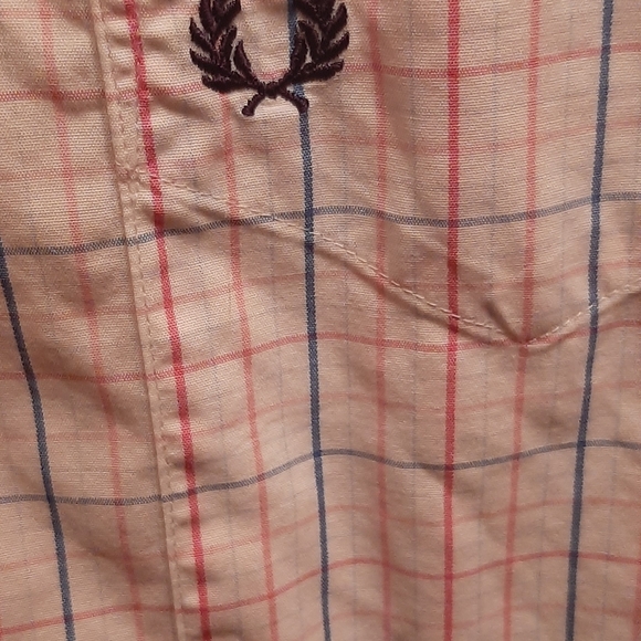 Short sleeve fred perry button down. - Picture 3 of 4